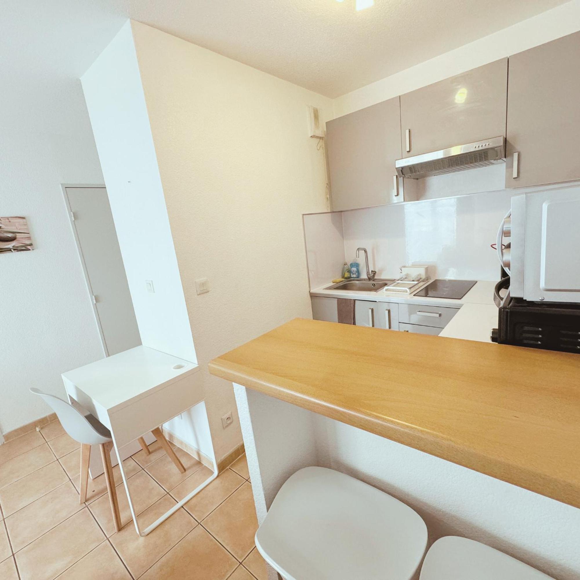 Appartement Residence Prive Avec Parking Wifi Clim Piscine Avignon Bagian luar foto