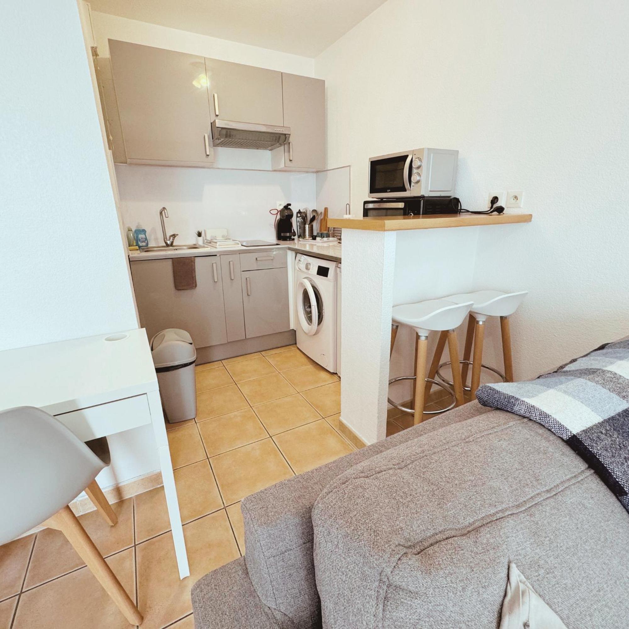 Appartement Residence Prive Avec Parking Wifi Clim Piscine Avignon Bagian luar foto