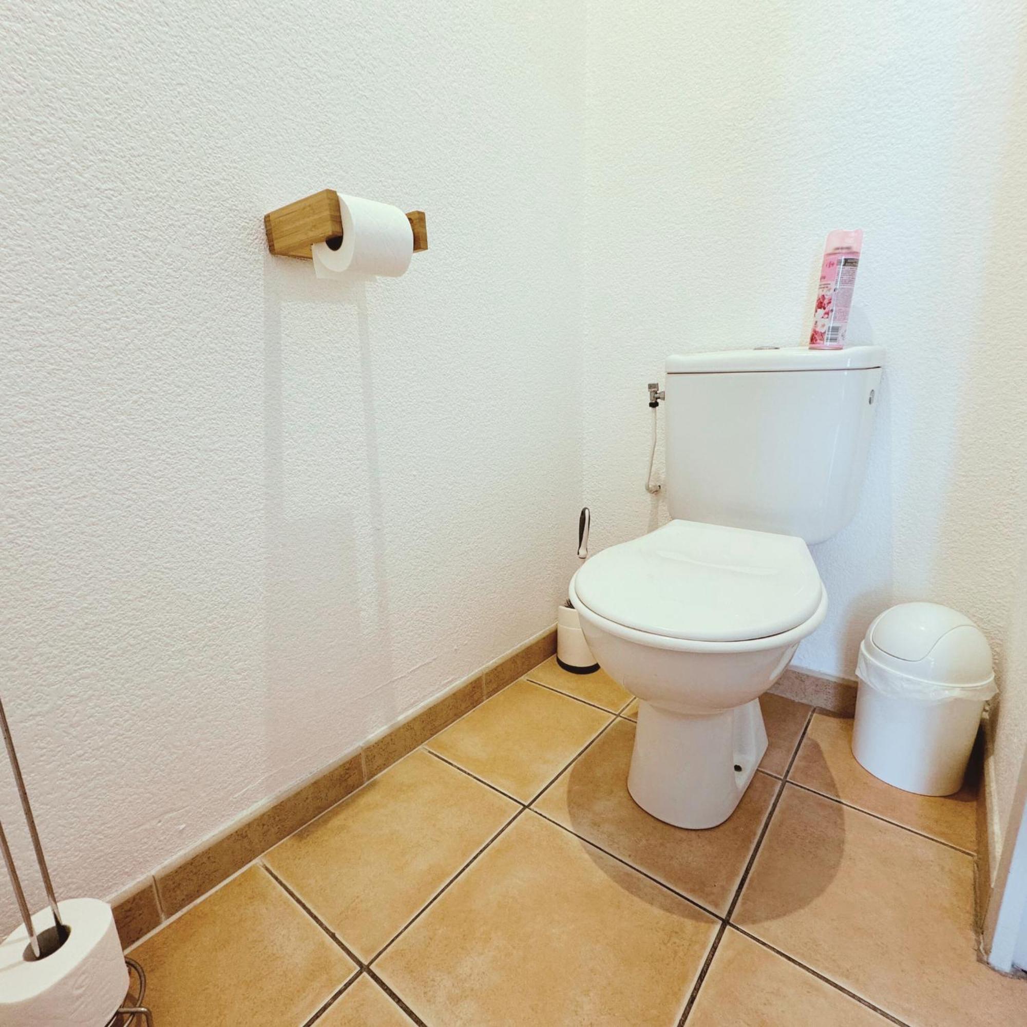 Appartement Residence Prive Avec Parking Wifi Clim Piscine Avignon Bagian luar foto
